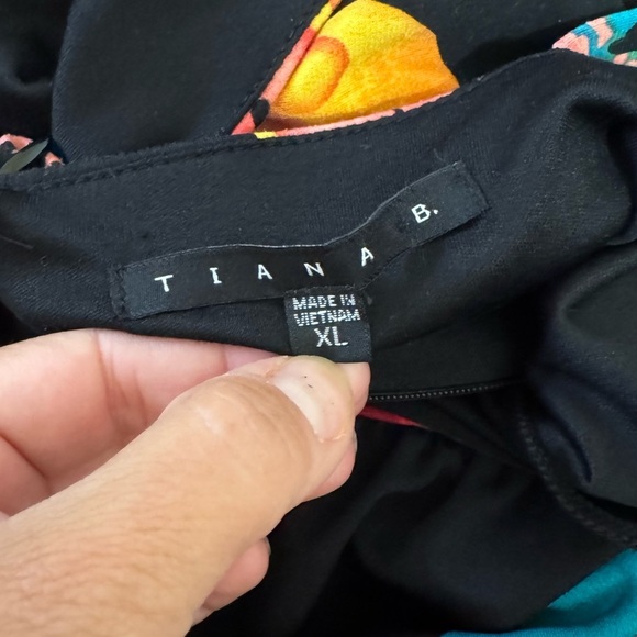 Women’s Taina B black floral print sleeveless dress Size XL - Picture 3 of 4